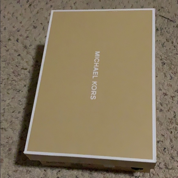 Michael Kors Poppy Lace Up Leather Shoes - Picture 5 of 8